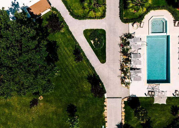 Отель Kallithea Village *