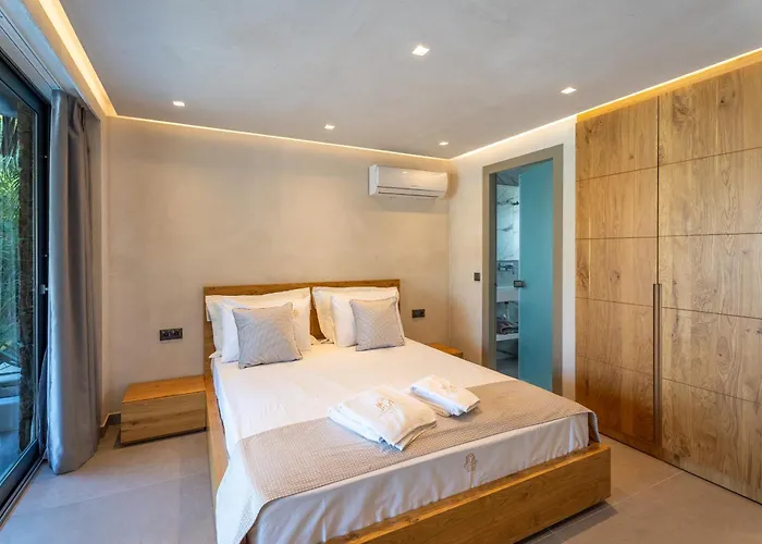 Kallithea Village Hotel *